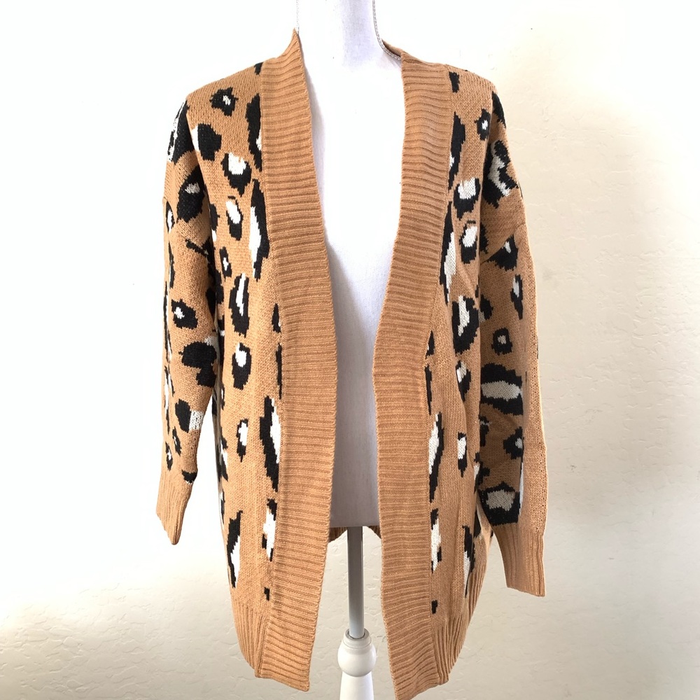 Leopard Print Knit Cardigan - Picture 2 of 8